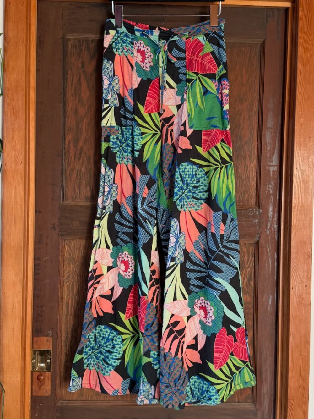 Tori Richard Enchanting Evelyn flowly palazzo pants